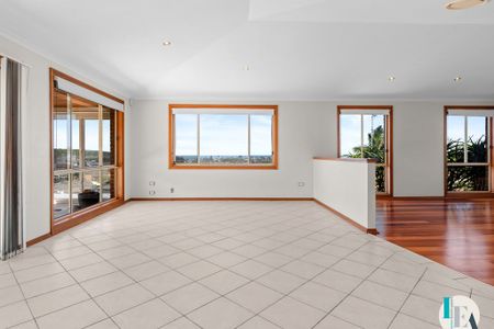 Spacious Split-Level Family Home with Pool - Photo 2
