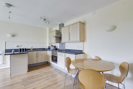 2 Bed Flat For Rent - Photo 5