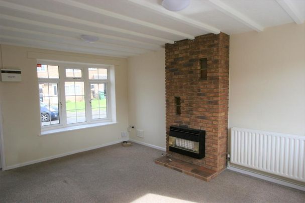 3 bedroom semi-detached house to rent - Photo 1