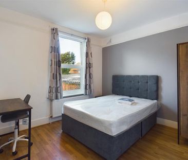 6 bedroom end of terrace house to rent - Photo 6