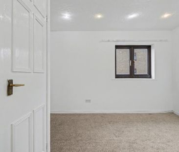 2 bedroom end of terrace house to rent - Photo 1