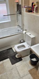 2 bed Terraced - To Let - Photo 4