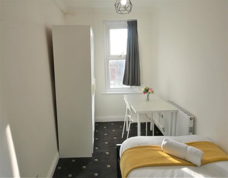 Christchurch Road, Bournemouth - Photo 5