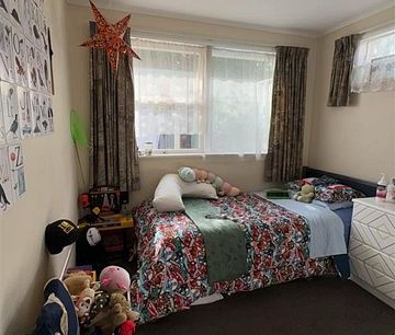 Sunny spot in popular Trentham - Photo 5
