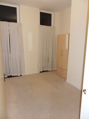 Harry Zeital Way, E5, London - Photo 1