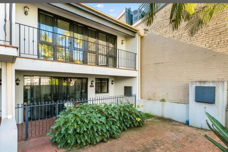 1a/1a Little Commodore Street, Newtown, NSW 2042 - Photo 2