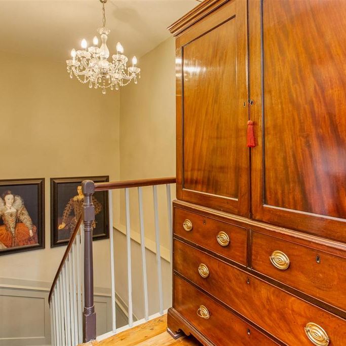 4 bedroom end of terrace house to rent - Photo 1