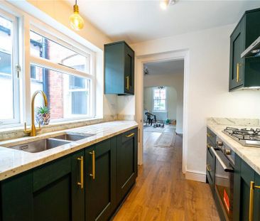 2 bedroom end of terrace house to rent - Photo 5