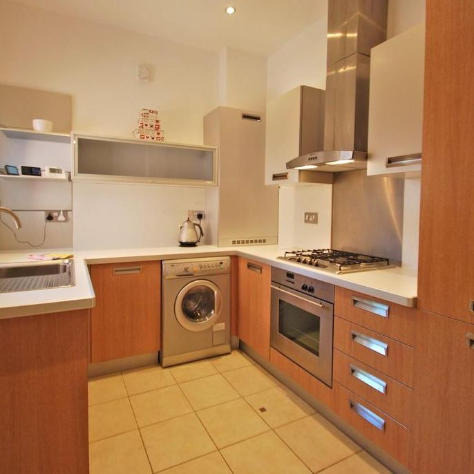2 bedroom terraced house to rent - Photo 1