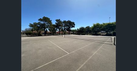 FOR RENT – Renovated 3-Bedroom Family Home with Beautiful Rose Gardens Opposite Oval/Playground - Photo 4