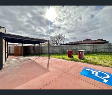 3/1 Terry Court, Hampton Park, Vic 3976 - Photo 1