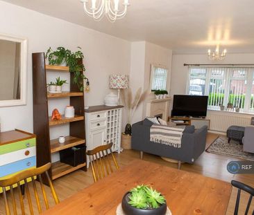 3 bedroom semi-detached house to rent - Photo 2