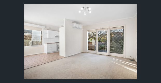 Experience the pleasures of Kew living - Photo 1