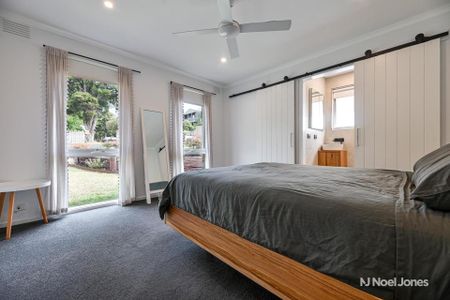 10 Thornton Court, MOOROOLBARK - Photo 4