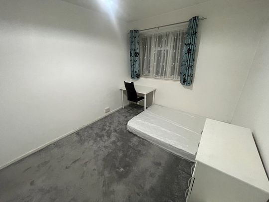 Room in a Shared House, Colverson House, E1 - Photo 1