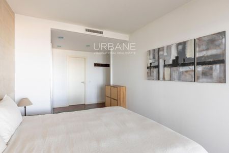 Elegante piso de 3 dormitorios con vistas al mar y gran terraza privada en Sant Martí - Photo 4