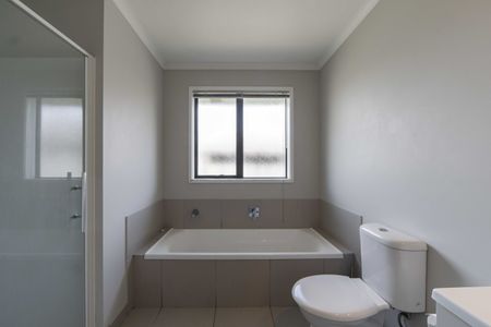 Executive Family Home - Photo 4