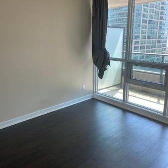 Sunny 1 BR with lakeview and private balcony - Photo 4