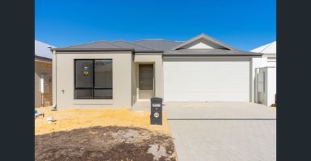 Stunning Near New Build – Modern Comfort & Convenience! - Photo 2