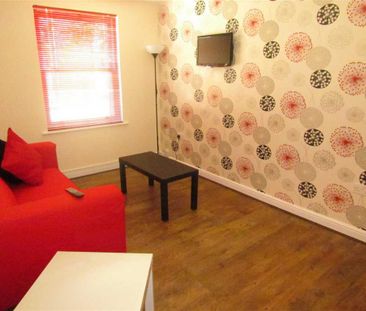 3 bedroom apartment to rent - Photo 6