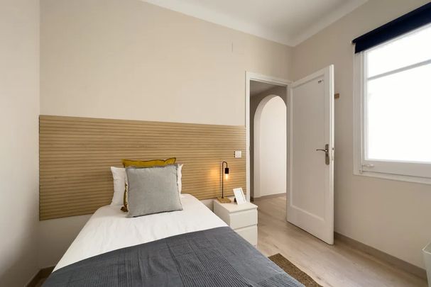 Carrer de Verdi, Barcelona, Catalonia 08024 - Photo 1