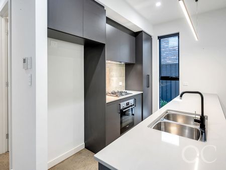 Open the Door to Designer Living Between the City and the Sea - Photo 4