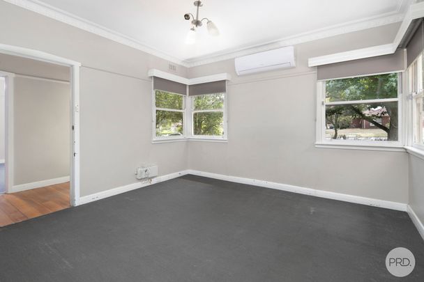 SPACIOUS FAMILY HOME IN POPULAR BALLARAT NORTH - Photo 1