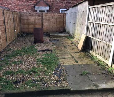 2 bedroom semi-detached house to rent - Photo 2