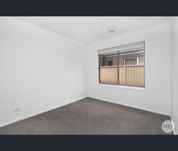 13 Monastery Drive, Wendouree, Vic 3355 - Photo 3