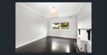 Fresh, Functional & Full of Light - Photo 2