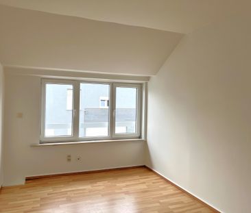 Woning met 2 slaapkamers, tuin en dubbele garage. - Photo 5