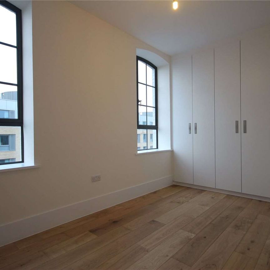 Impressive one bedroom apartment on the fourth floor of this historic popular development. - Photo 1