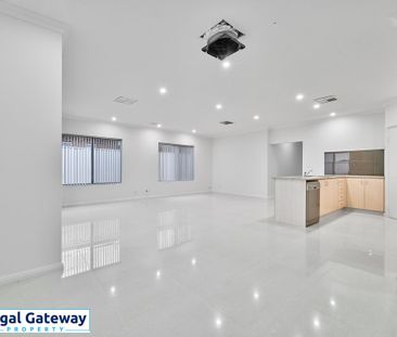 8 Chile Way, AUBIN GROVE WA 6164 - Photo 5