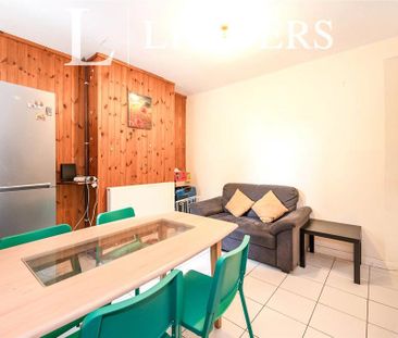 4 bedroom terraced house to rent - Photo 2