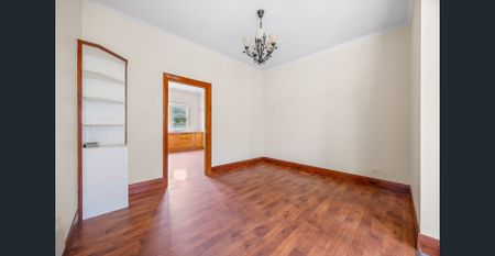 SPACIOUS THREE BEDROOM HOME WITH LARGE YARD AND SHED IN BALLARAT CENTRAL - Photo 3