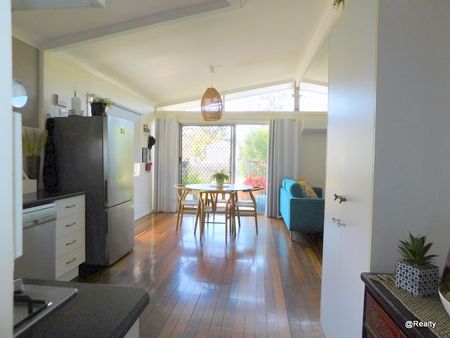 Spacious Family Home on 1,018m² in Nanango - Photo 2