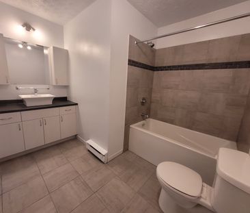 Logement 3 ½ spacieux à proximité du Mont-Bellevue et de l’Universi... - Photo 2