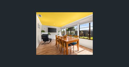 NEAT AS A PIN - Photo 2