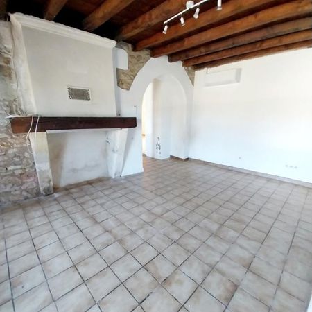 Location Maison 3 pièces 76m² BARON 33750 - Photo 2