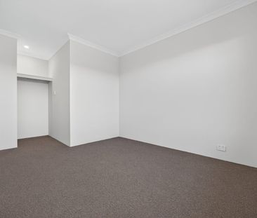 Modern Family Living - Photo 6