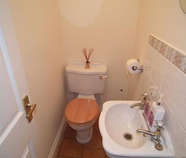 5 bedroom detached house to rent - Photo 3