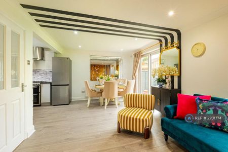 2 bedroom detached house to rent - Photo 2