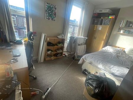 5 bedroom private hall to rent - Photo 2