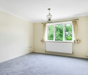 Flat to rent on - Photo 2
