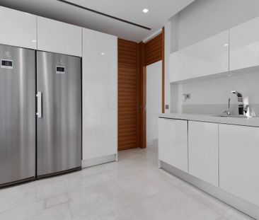 7 room luxury Villa for rent in Marbella, Spain - Photo 4