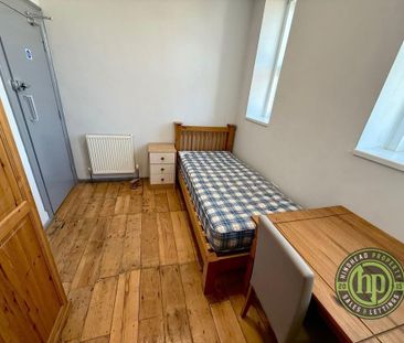 1 bedroom in a house share to rent - Photo 5