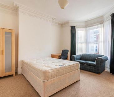 4 bedroom terraced house to rent - Photo 2