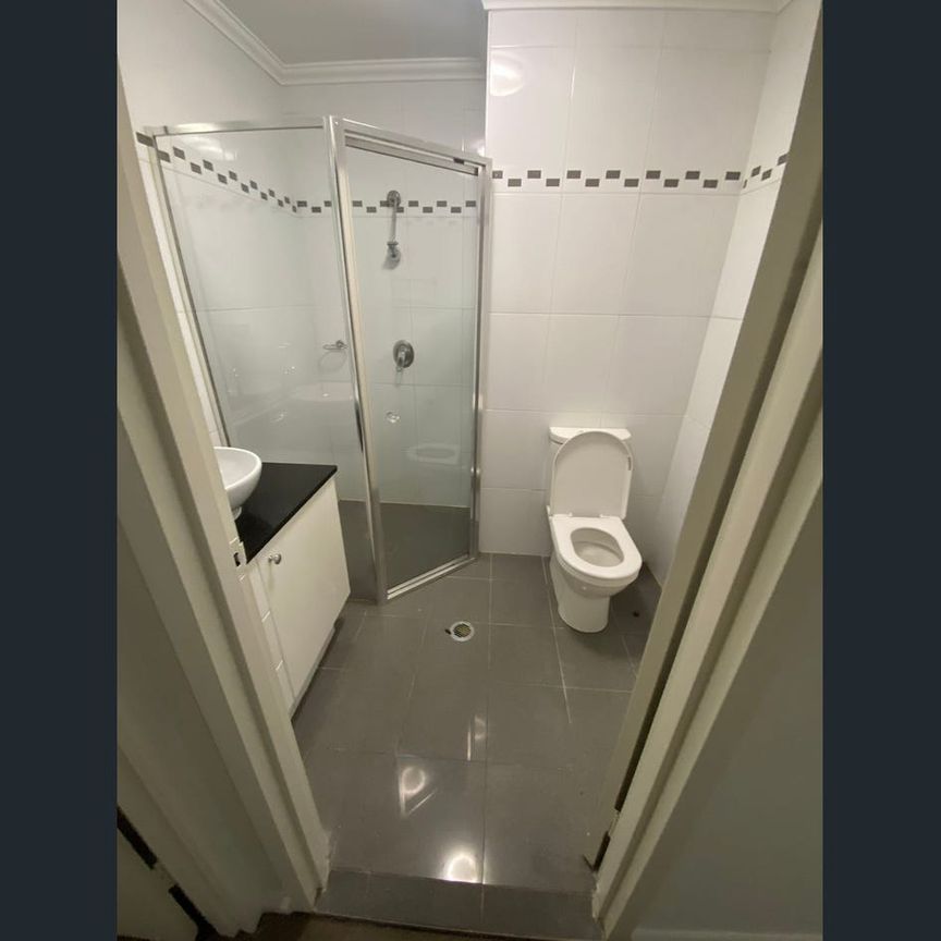 Fully Furnished-Super convenient & affordable 2B2B! Closed to USYD, UTS, TRAIN STATION, BUS STATION, SUPERMARKET, SHOPPING CENTRE, RESTAURANT - Photo 1