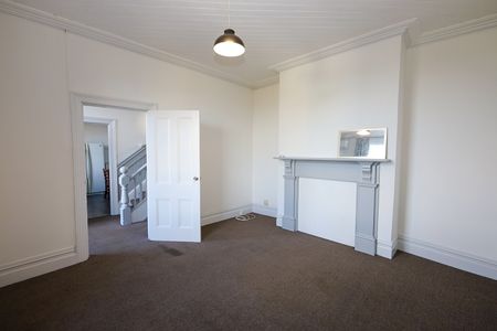 **Spacious 6-Bedroom Flat in Prime City Centre Location – Dunedin, 9016** - Photo 4