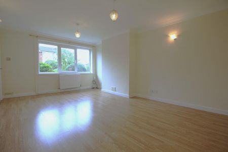 2 bedroom semi-detached bungalow to rent - Photo 2